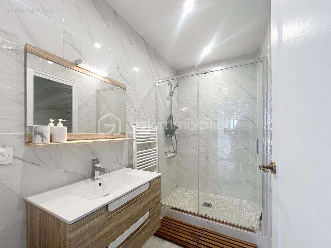 Appartement à L&#039;HAY-LES-ROSES