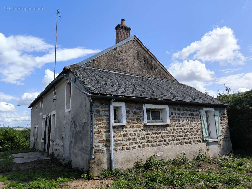 Maison à MONTREUILLON