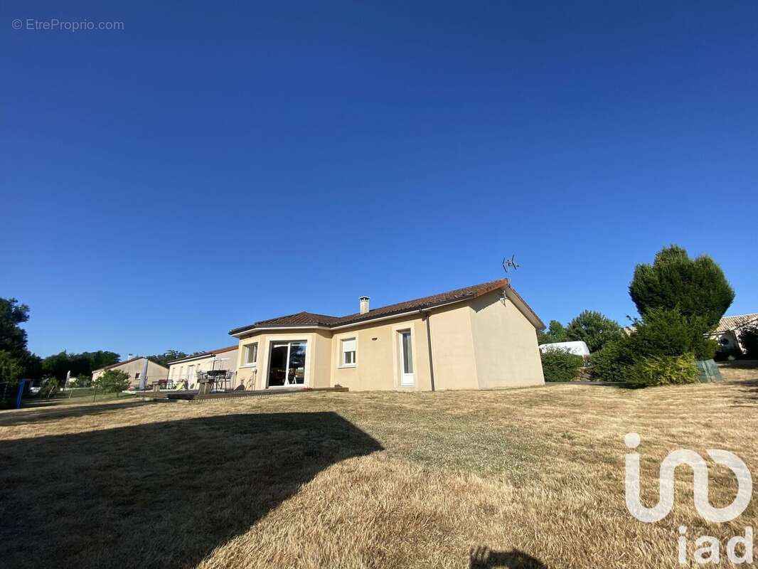 Photo 4 - Maison à ROCHECHOUART