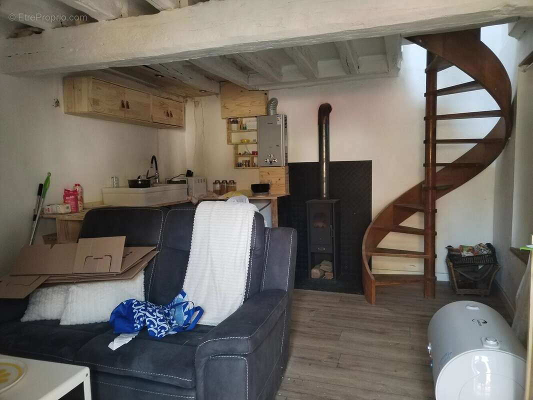 Corps de ferme à rénover – trois habitations – terrain de 6 836 m² - photo 3