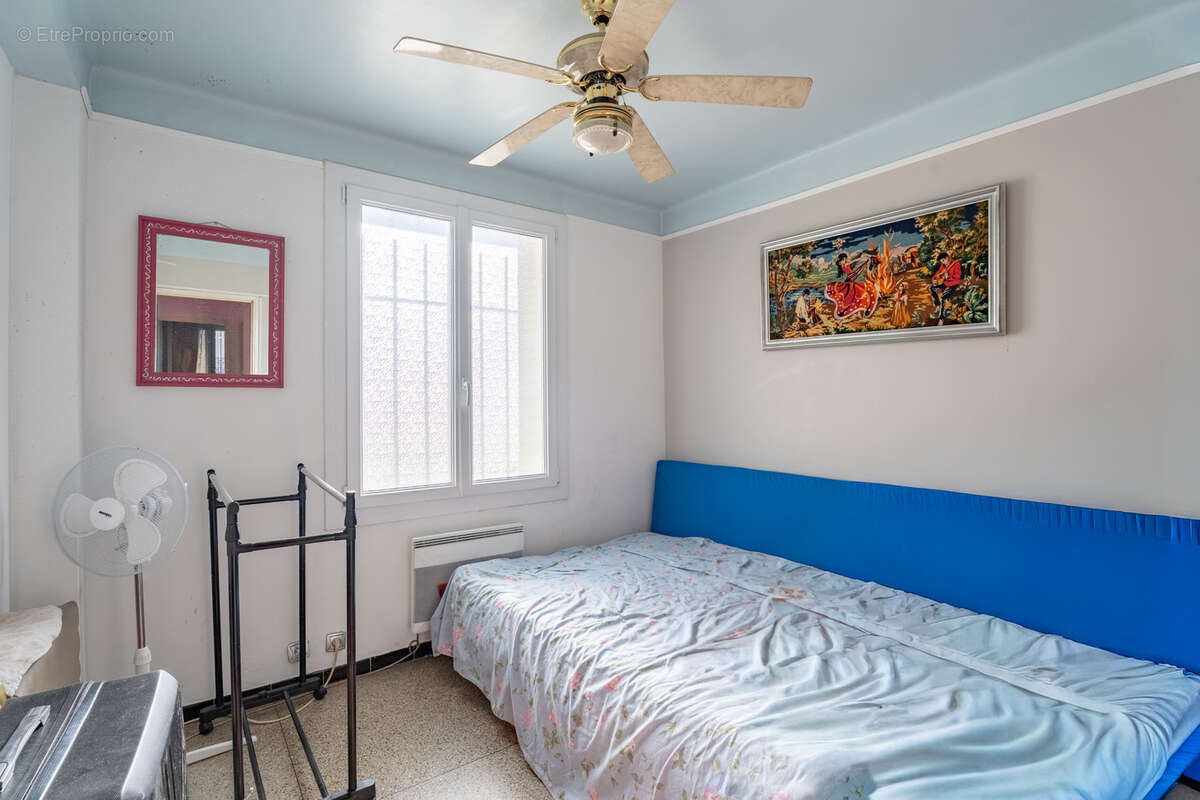 Appartement à MARSEILLE-4E