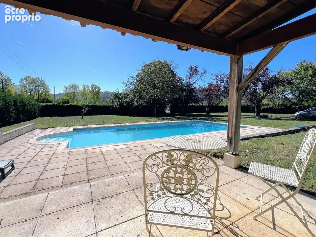 Belle propriété de 5 chambres avec piscine, jardin clos et arboré, à proximité de la Roque Gageac - photo 13