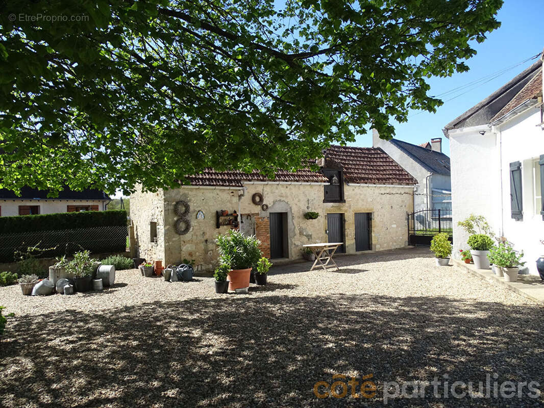 Maison à LE CHATELET