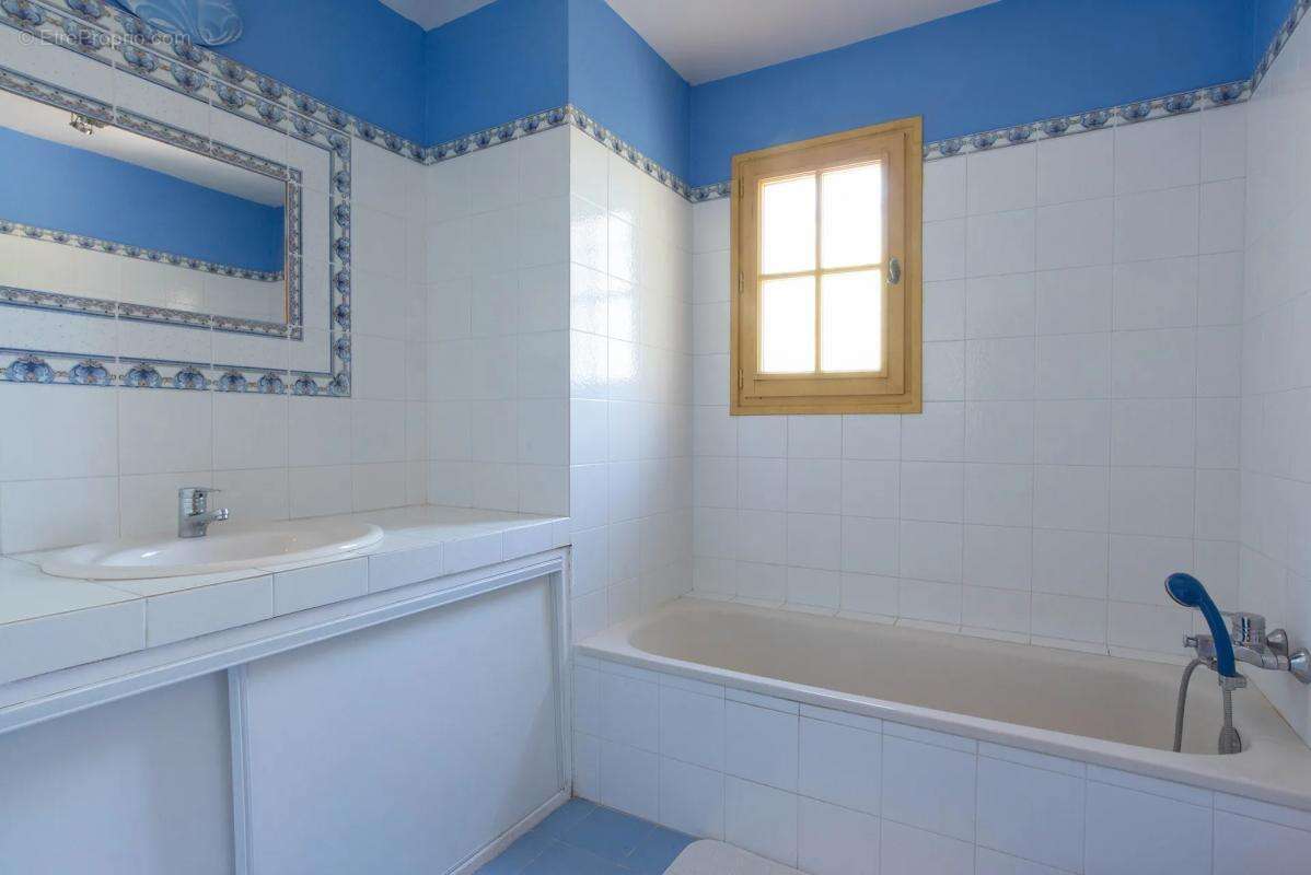 Maison à PLAN-D&#039;AUPS-SAINTE-BAUME