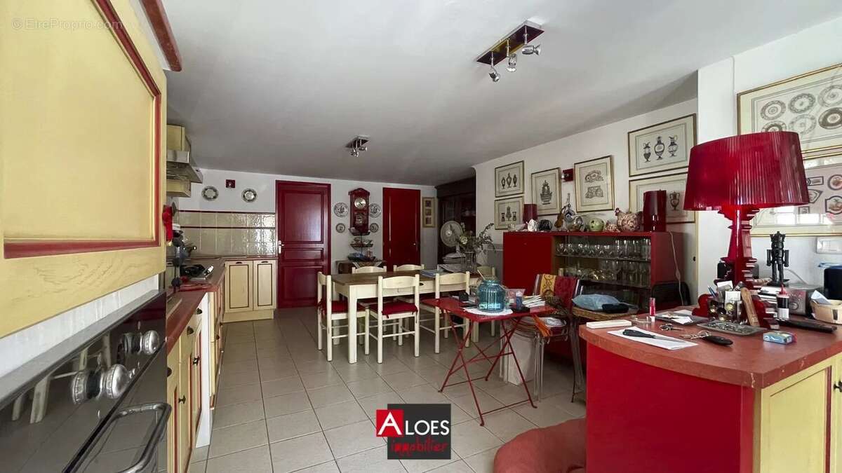 Maison Aigues-Mortes intra-muros 4 pièces - photo 2