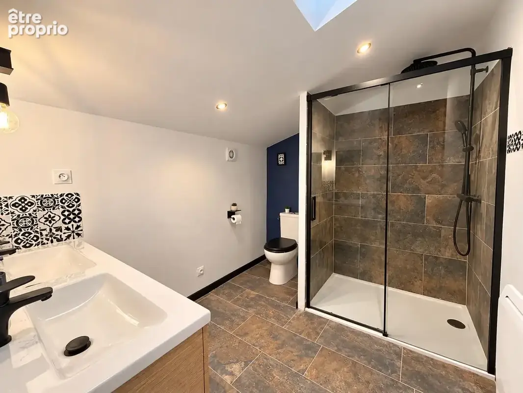 POULX Magnifique maison 5 pièces de 150 m2 avec piscine chauffée et mazet rénové - photo 16