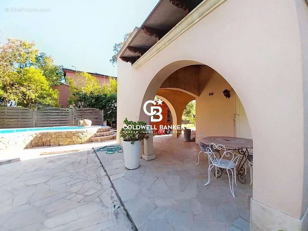 Maison à FREJUS