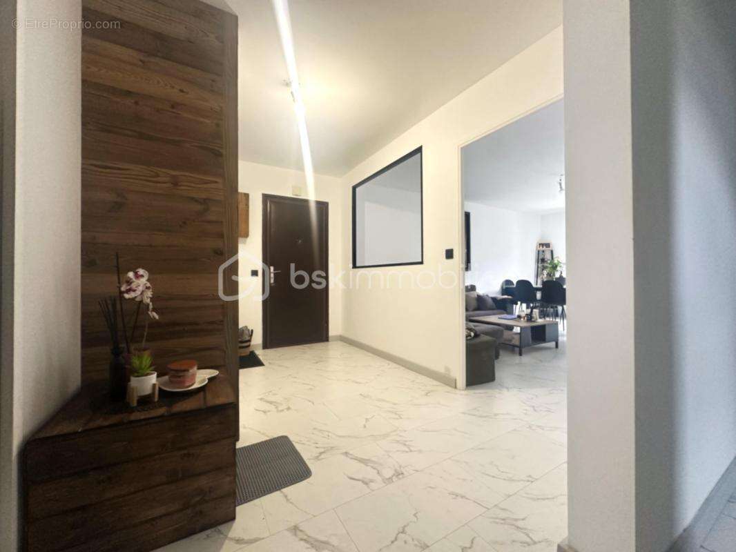 La bathie- appartement t3 75m2+ garage + cave - photo 4