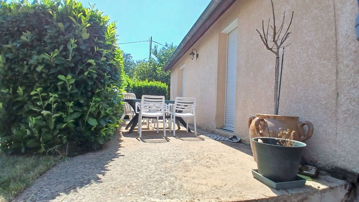 Maison à OUROUX-SUR-SAONE