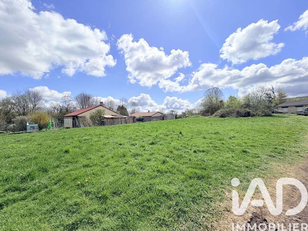 Photo 2 - Terrain à VOLVIC