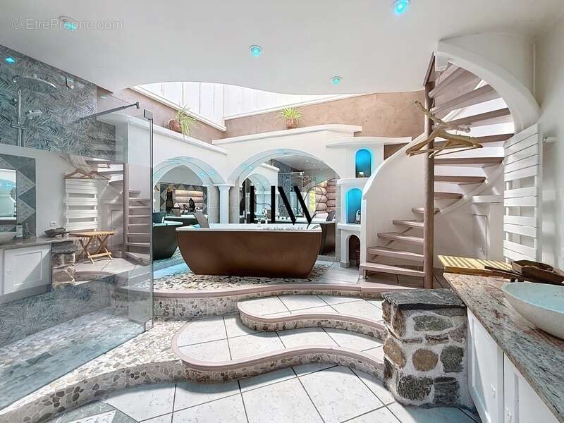Maison à VETRAZ-MONTHOUX