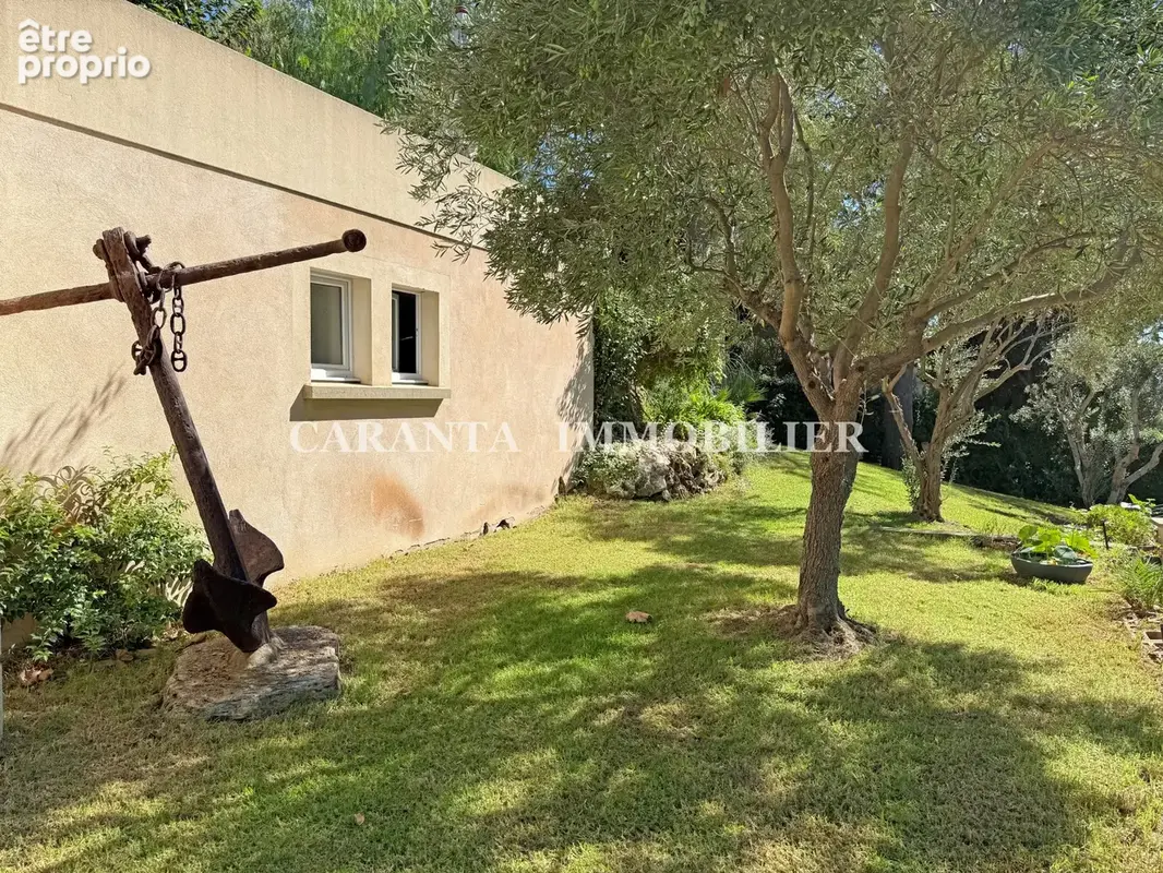 vente propriété 8 pièces Sainte Maxime avec piscine, garage et aperçu Mer à 400m du port. - photo 15