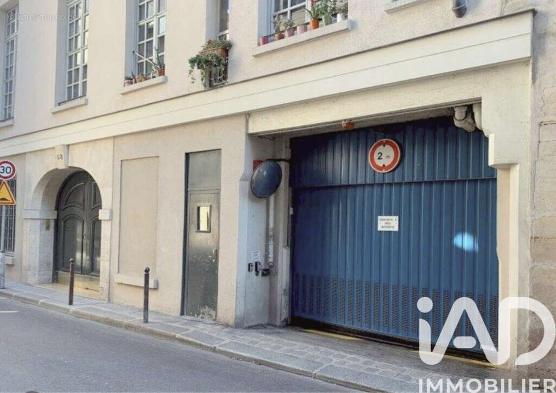 Photo 2 - Parking à PARIS-4E