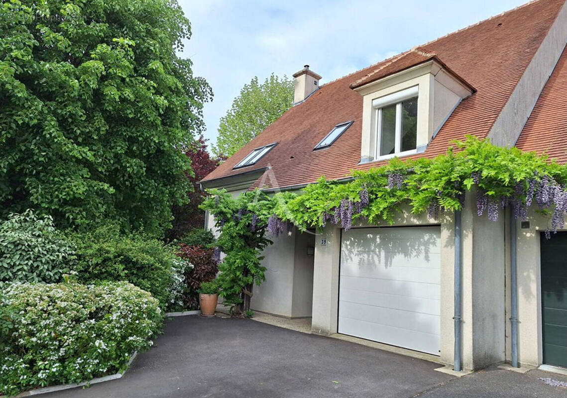 Maison à BURES-SUR-YVETTE