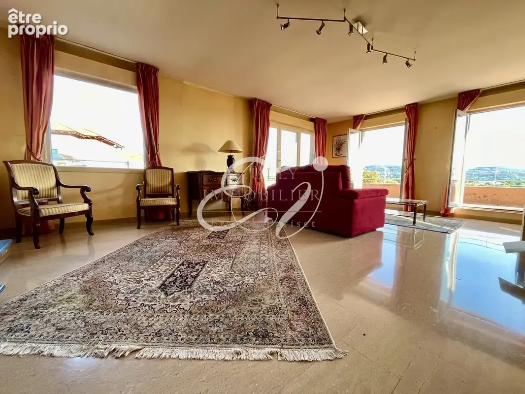 VENTE 69570 DARDILLY APPARTEMENT T4 128 m2 DERNIER ETAGE , 70 m2 de terrasses, deux garages et une cave - photo 3
