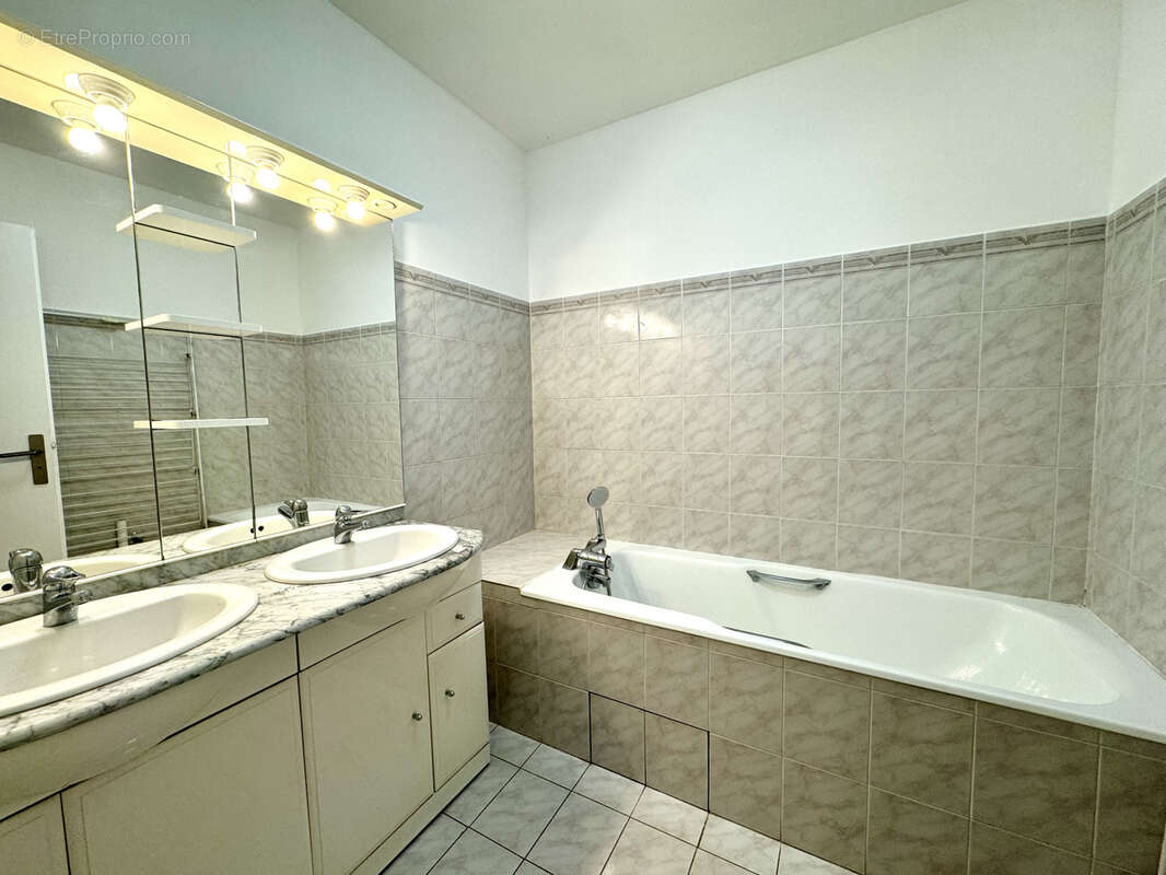 Appartement à LE PERREUX-SUR-MARNE