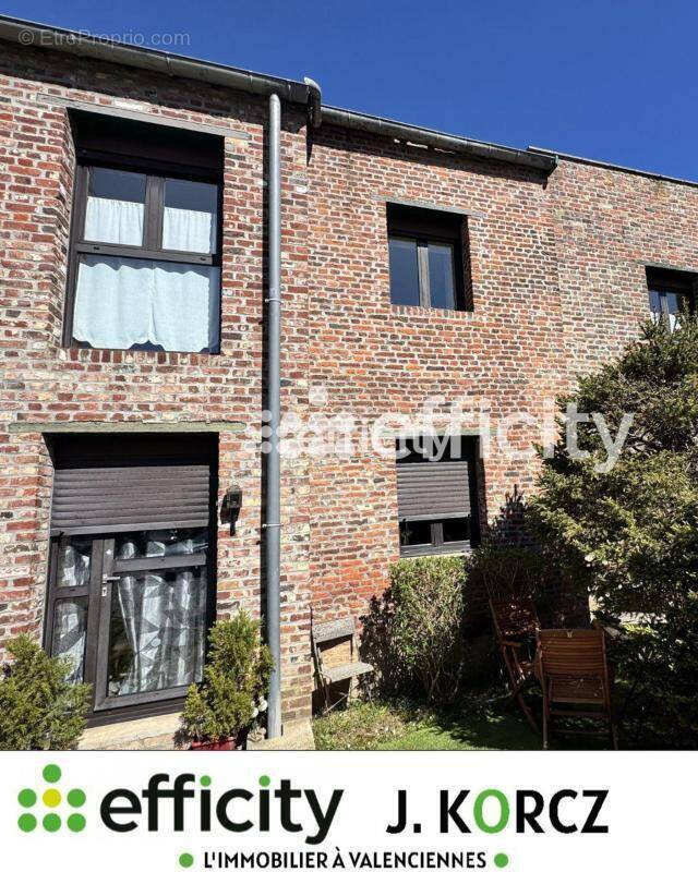 Appartement à FAMARS