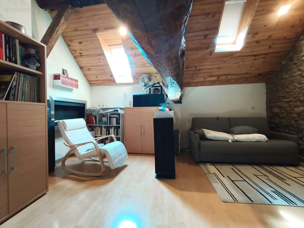 Maison à SERRIERES-DE-BRIORD