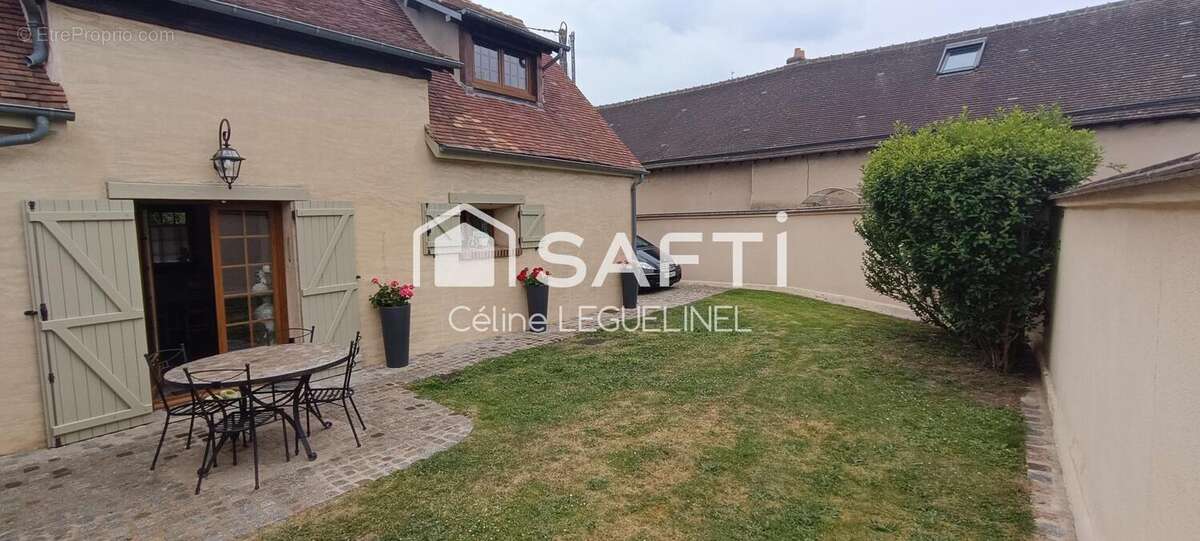 Photo 3 - Maison à HOUDAN