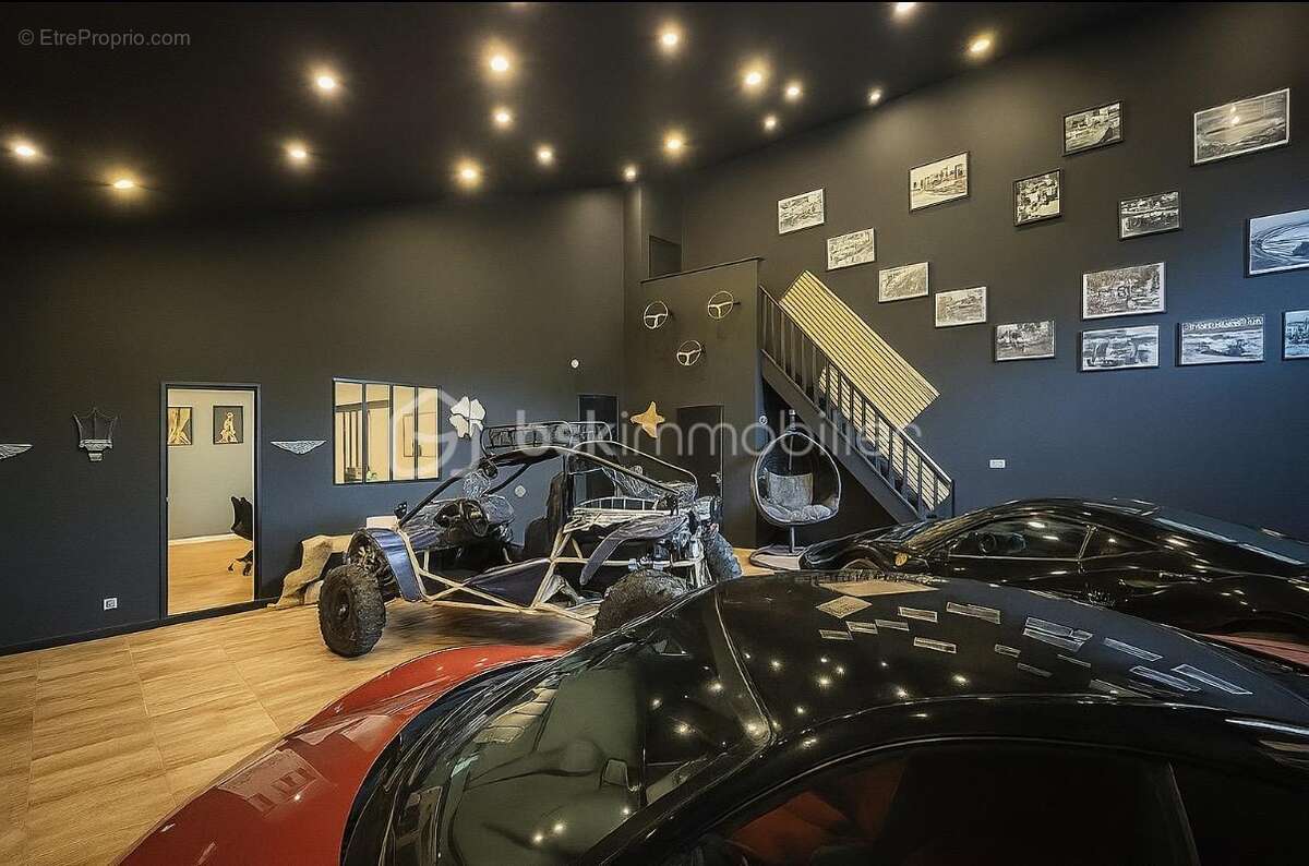 Loft industriel aménagé showroom professionnel - photo 3