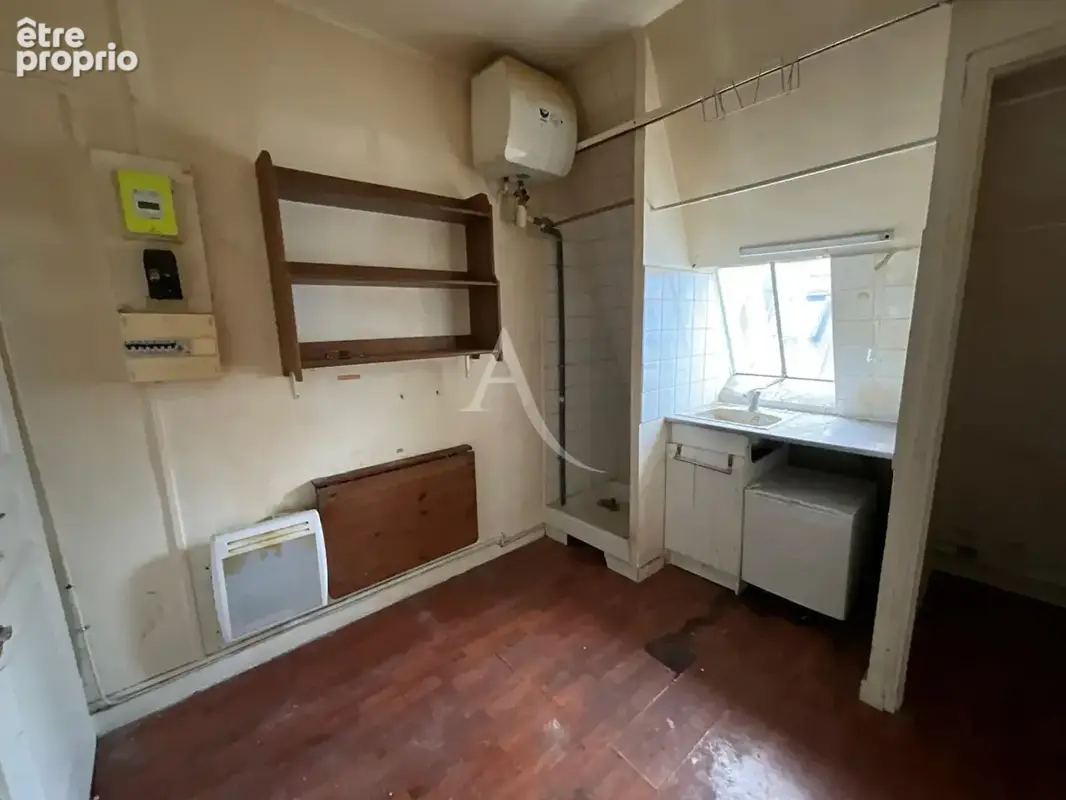 Chambre de bonne à rénover 6,52 m2 Métro RENNES - photo 3
