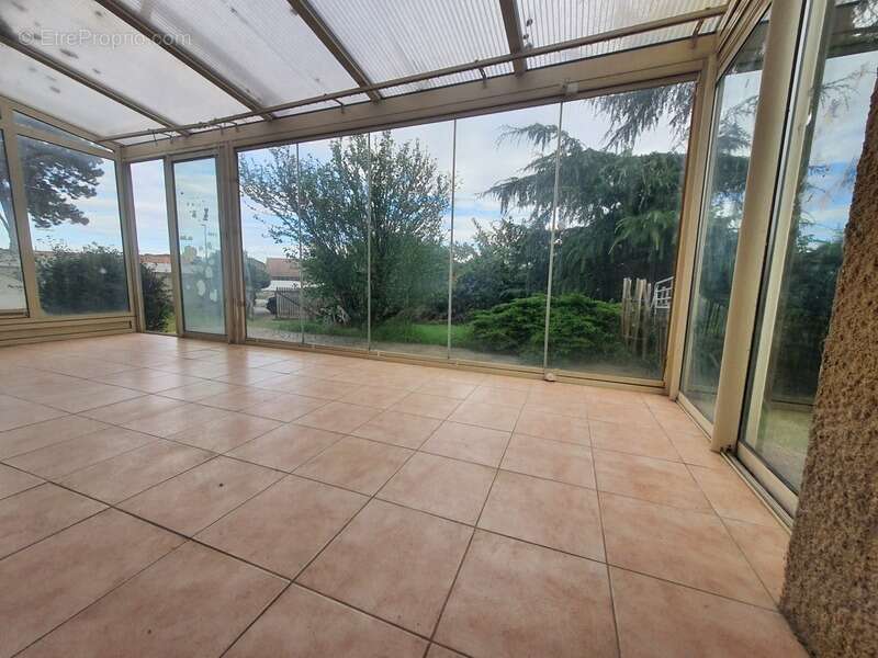 Maison à GRANGES-LES-BEAUMONT