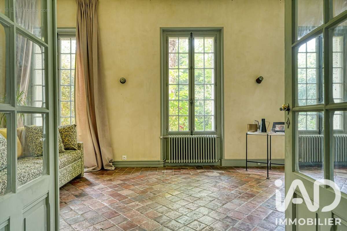 Maison 450 m² à Vaux-Sur-Seine  - photo 9