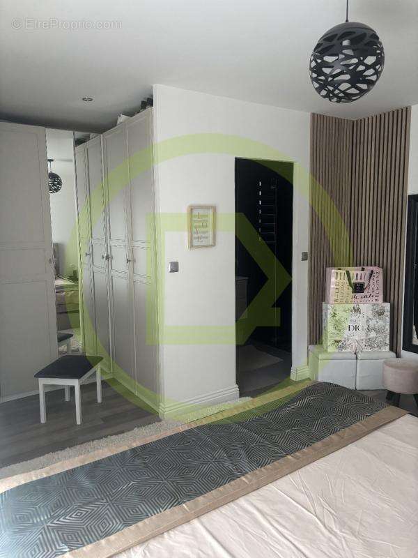 Maison à MERY-SUR-OISE