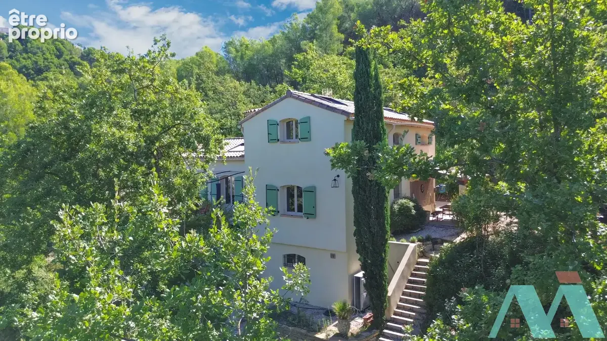 Maison rénovée 5 pièces 180m2 sur terrain 8700m2 en Provence - photo 21