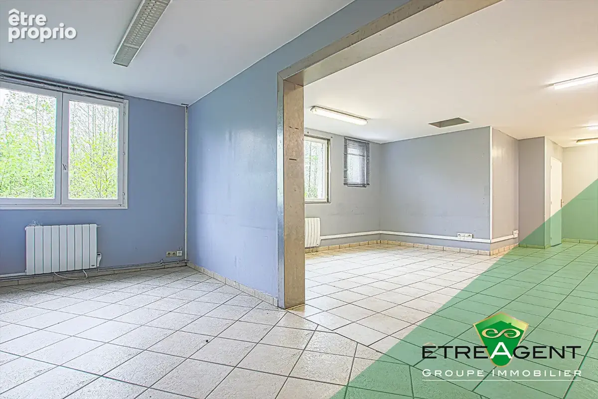 Local commercial 300m² plain-pied avec parking - Charleval - photo 3
