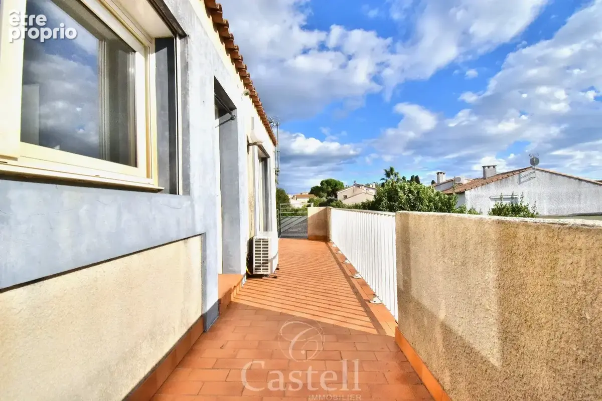 AGDE  Appartement T3 d'environ 71 m² avec balcon et 2 places de parking - photo 9