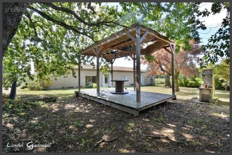 Maison à LES LEVES-ET-THOUMEYRAGUES