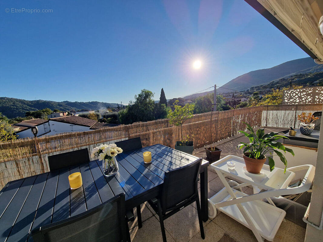 Appartement à CARROS