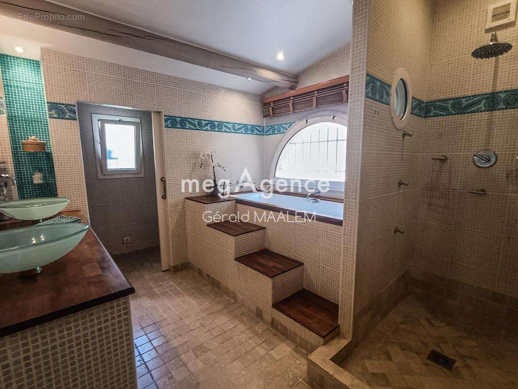 Villa de 170m² avec piscine à Grimaud - photo 10