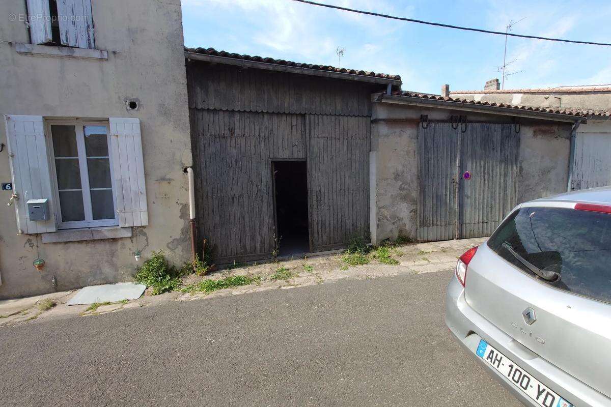 Maison à SAINT-ESTEPHE