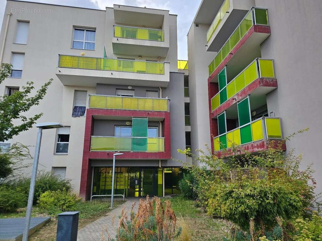 Appartement à DECINES-CHARPIEU