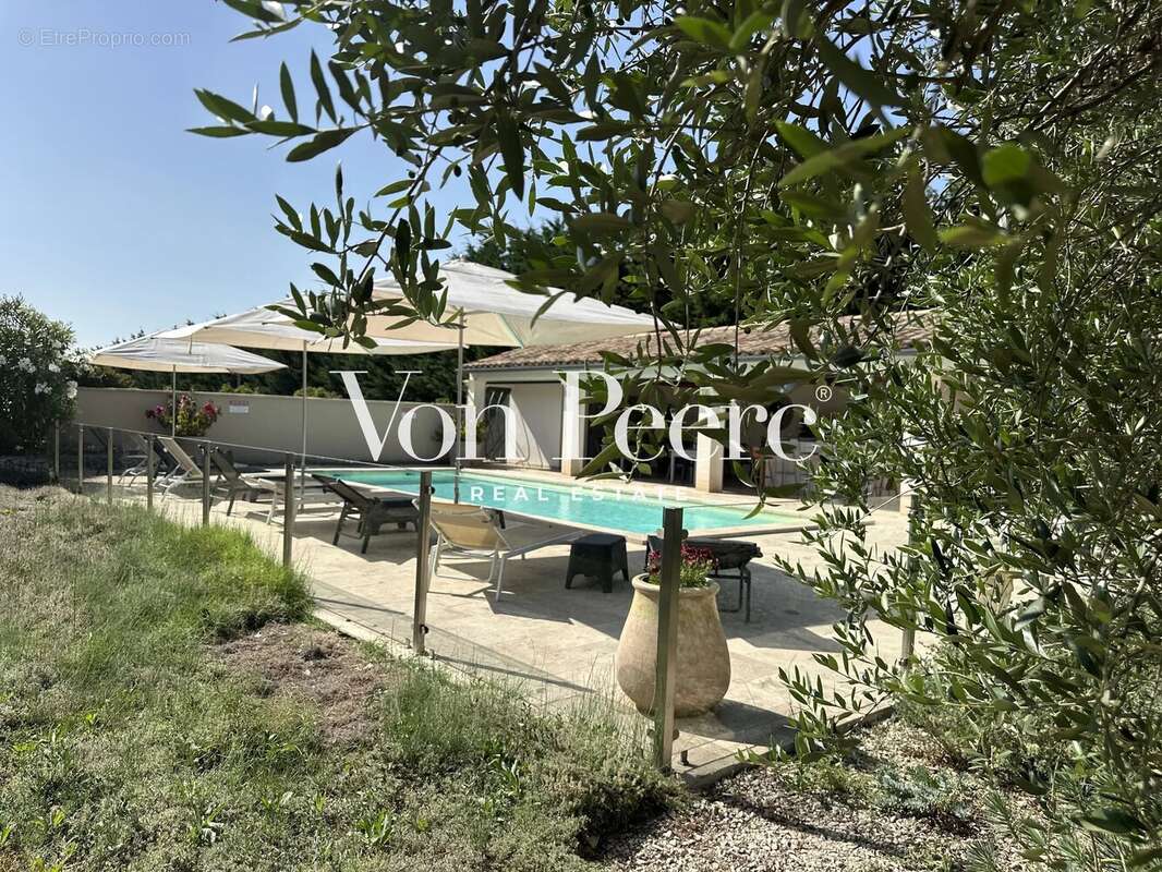 Appartement à SAINT-ETIENNE-DU-GRES