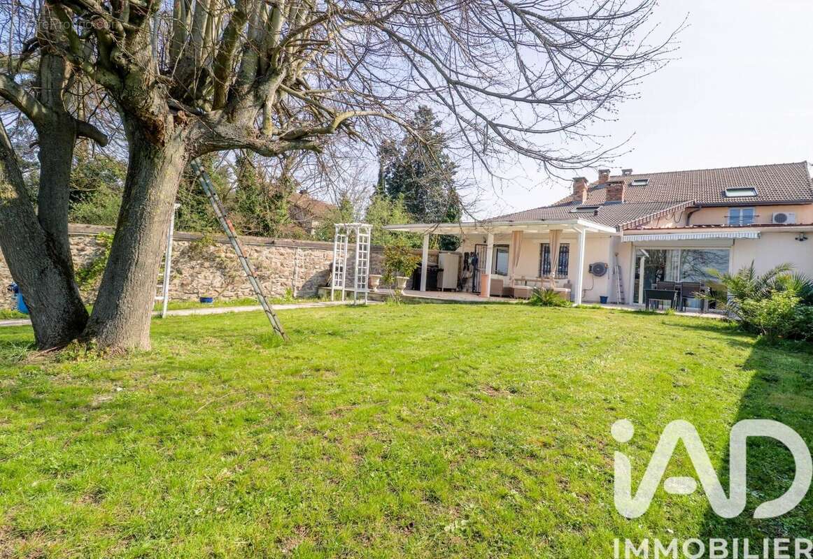 Photo 3 - Maison à SAULX-LES-CHARTREUX