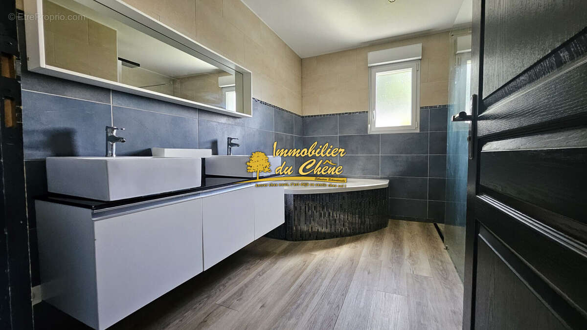 Maison 130 m² à Luxeuil-Les-Bains  - photo 3