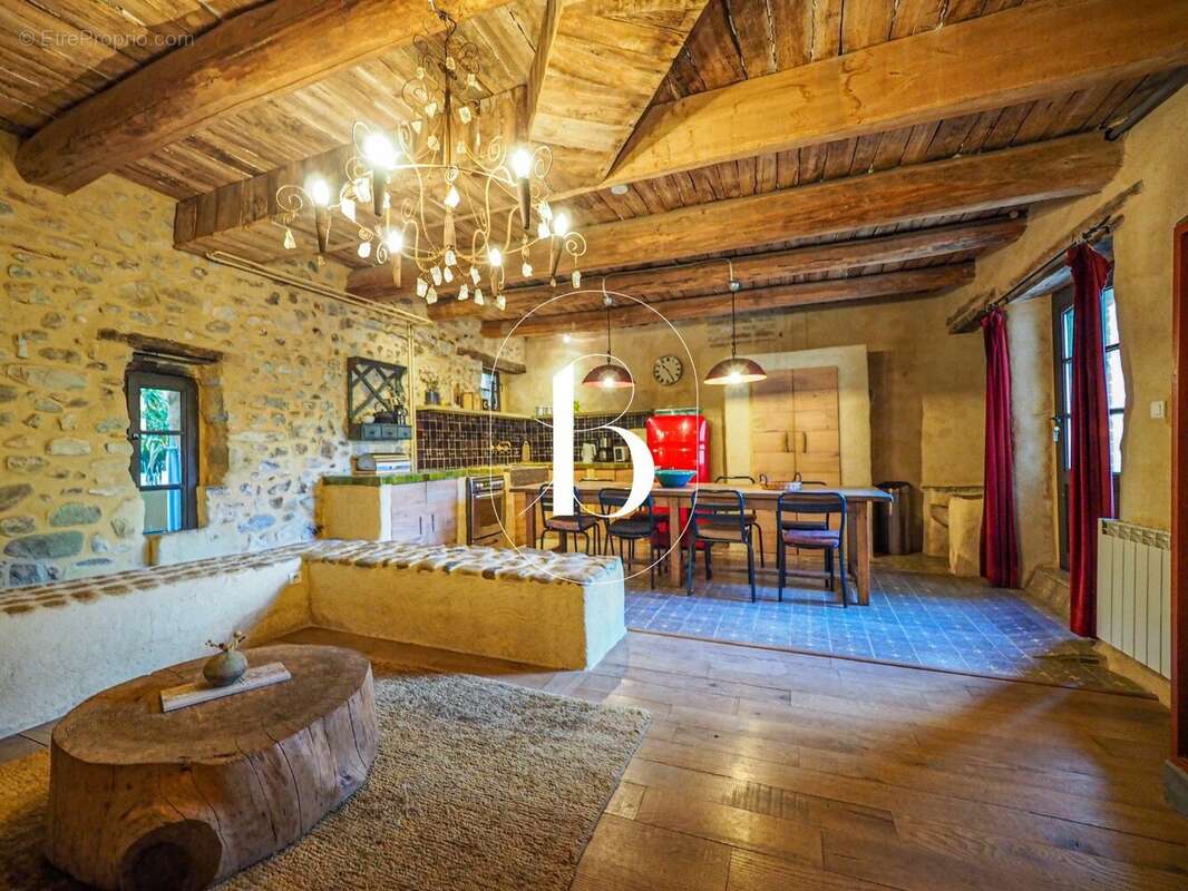 Maison à VEZENOBRES