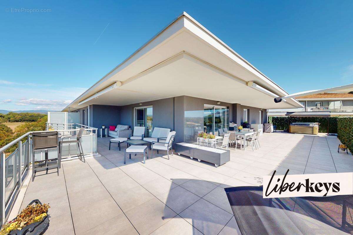 Appartement à PUGET-SUR-ARGENS