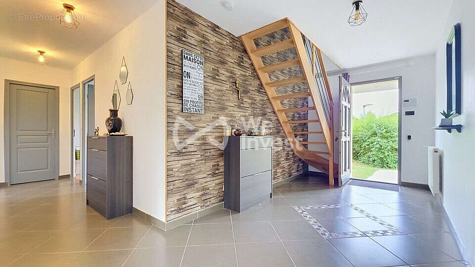 Maison 230 m² à Villeneuve-Le-Comte  - photo 4