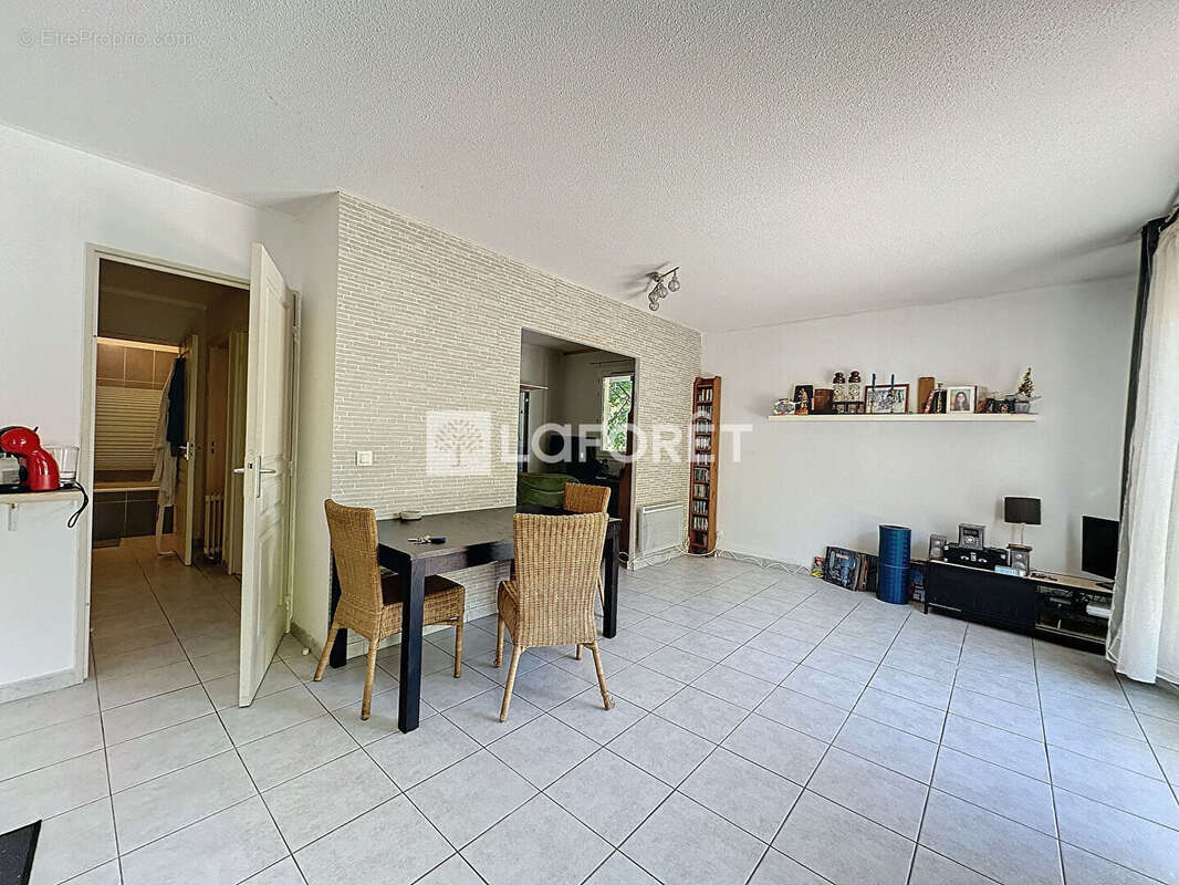Appartement à MARSEILLE-9E