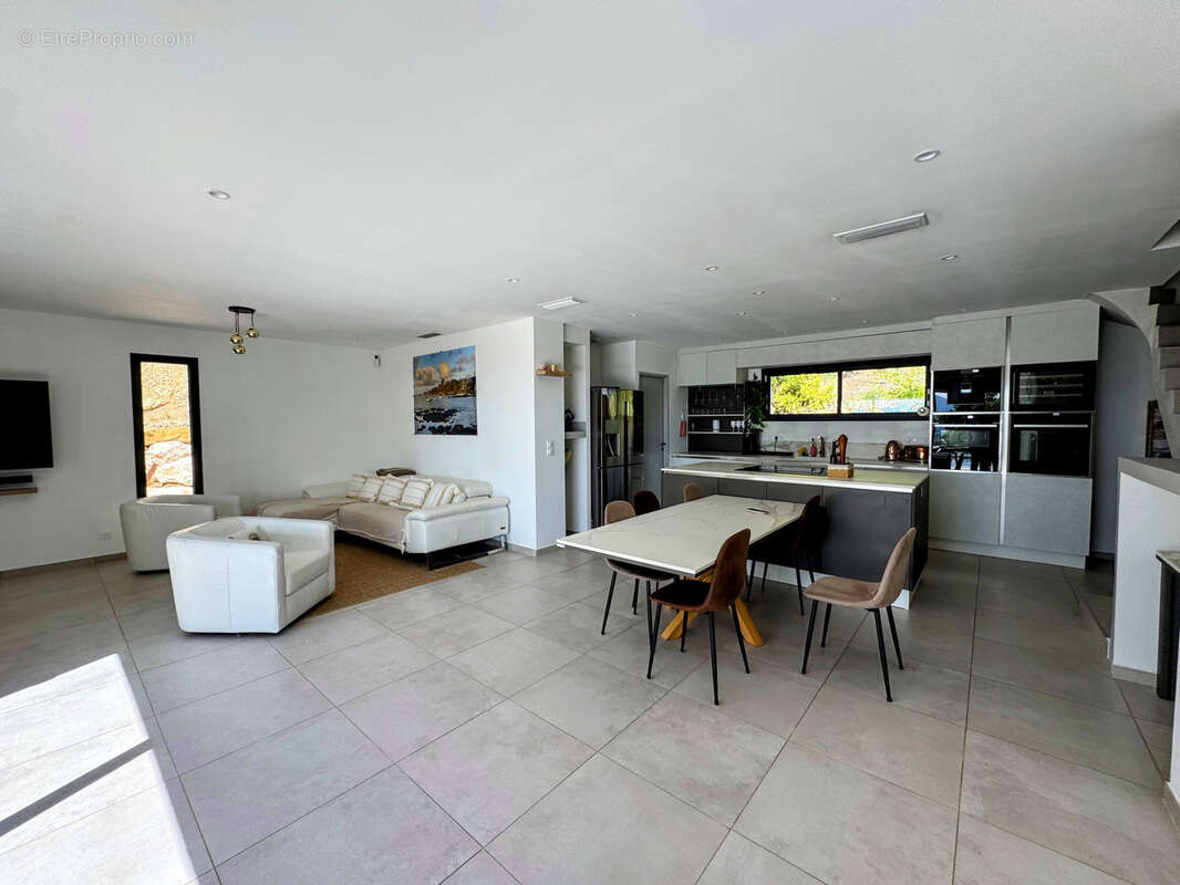 Maison à PUYLOUBIER