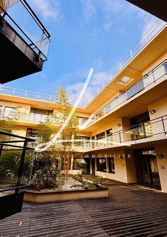 Commerce à SAINT-CONTEST