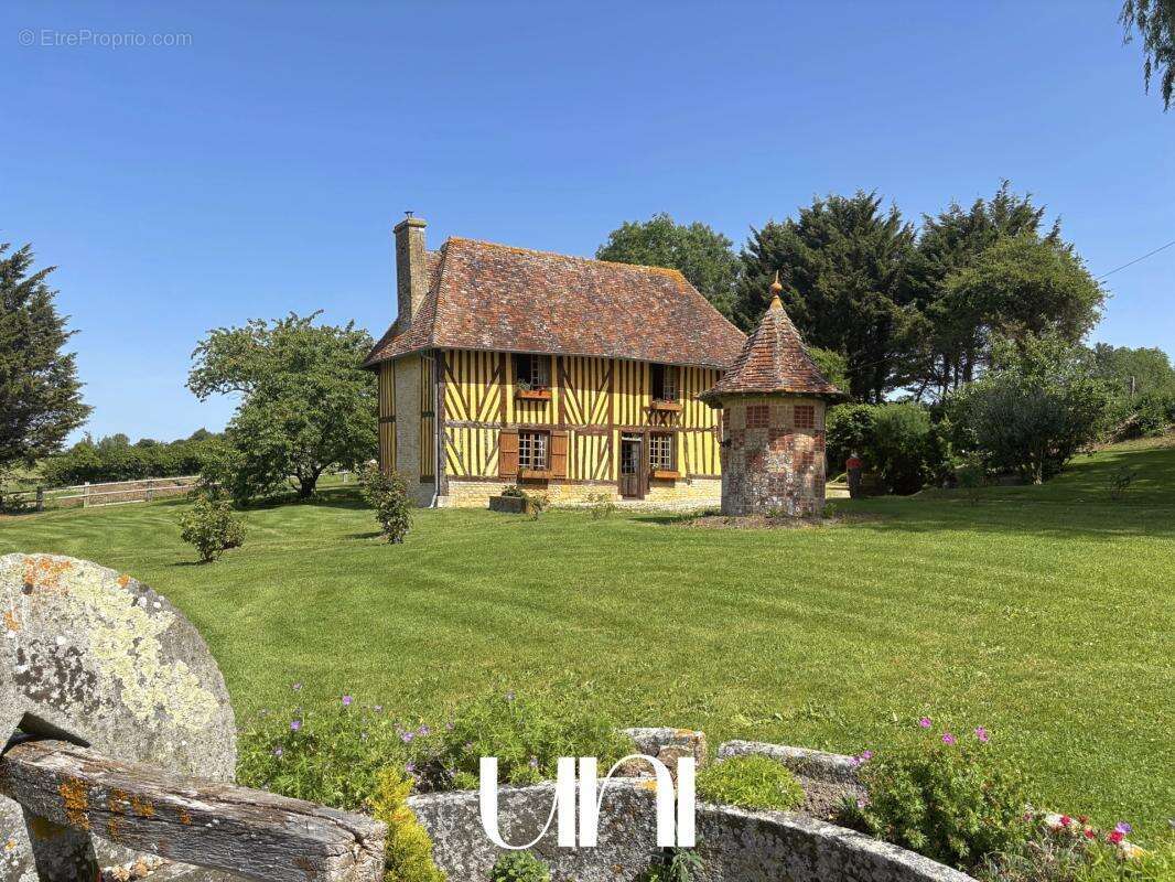 Maison à SAINT-PIERRE-SUR-DIVES