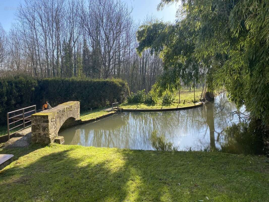 Maison à BARBEZIEUX-SAINT-HILAIRE