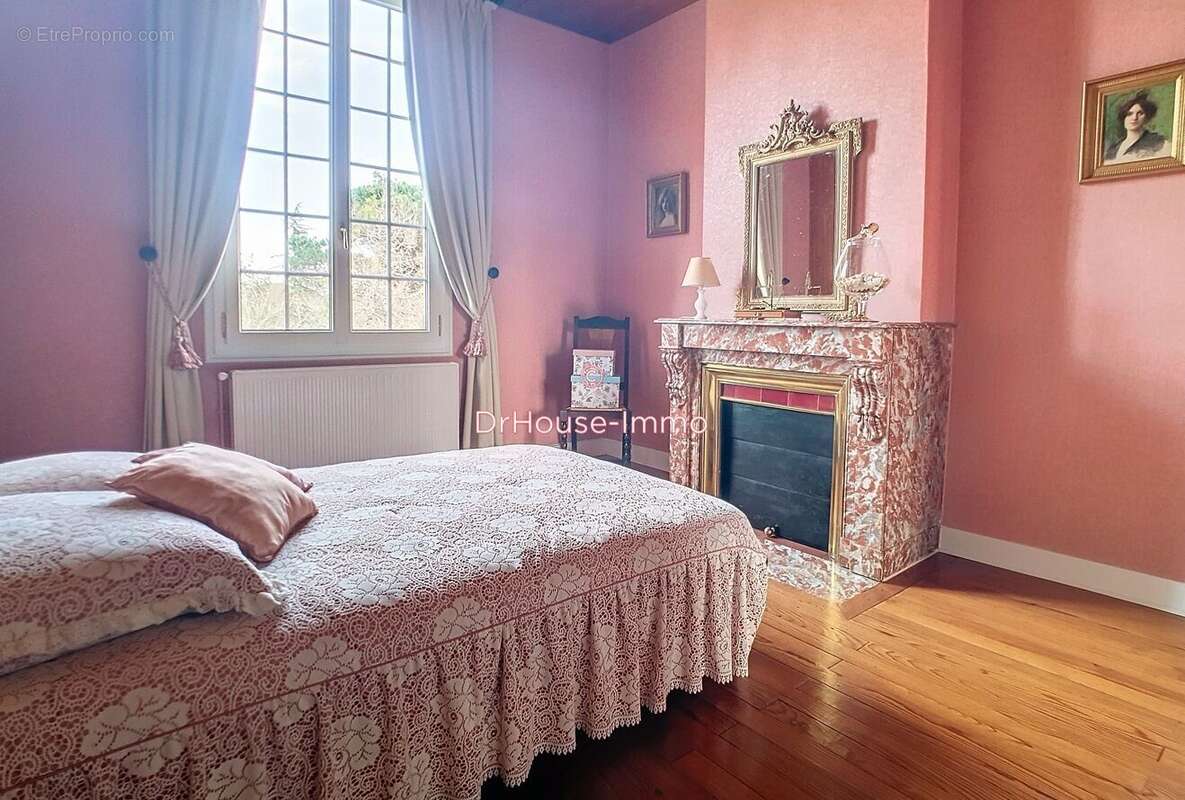 Maison 260 m² à Escource  - photo 9