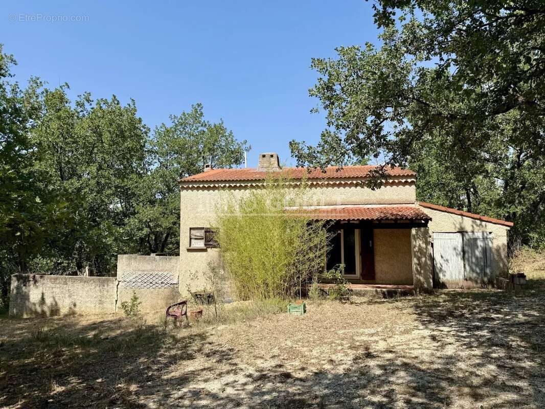 À vendre à  Goult - photo 6
