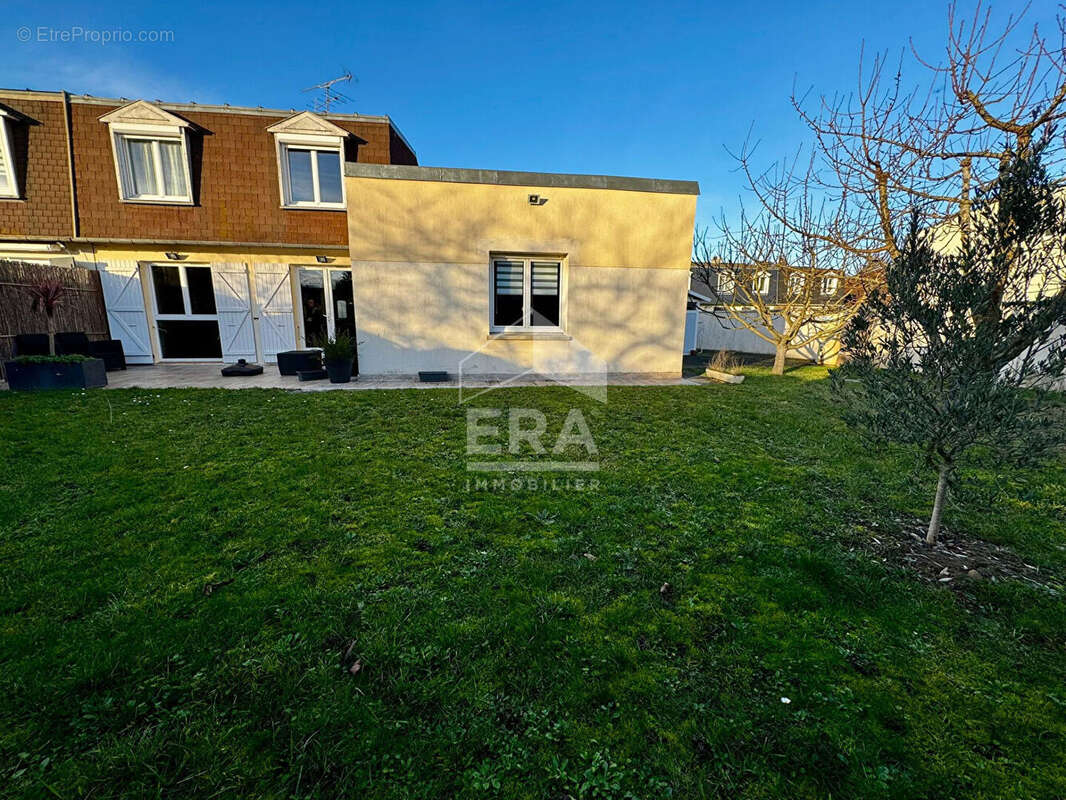 Maison à COMBS-LA-VILLE